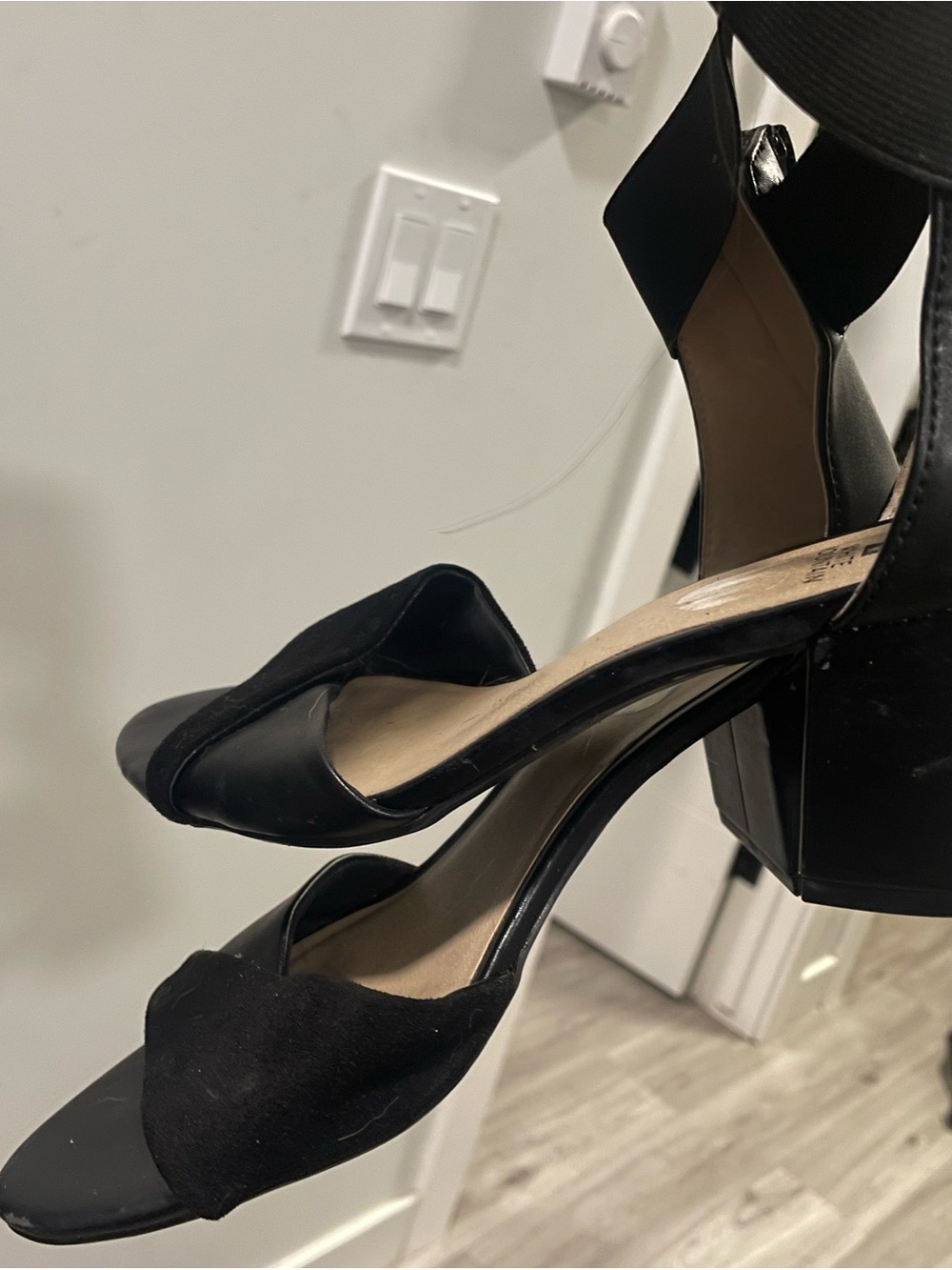 Women’s Black Open-Toe Block Heel Sandals
